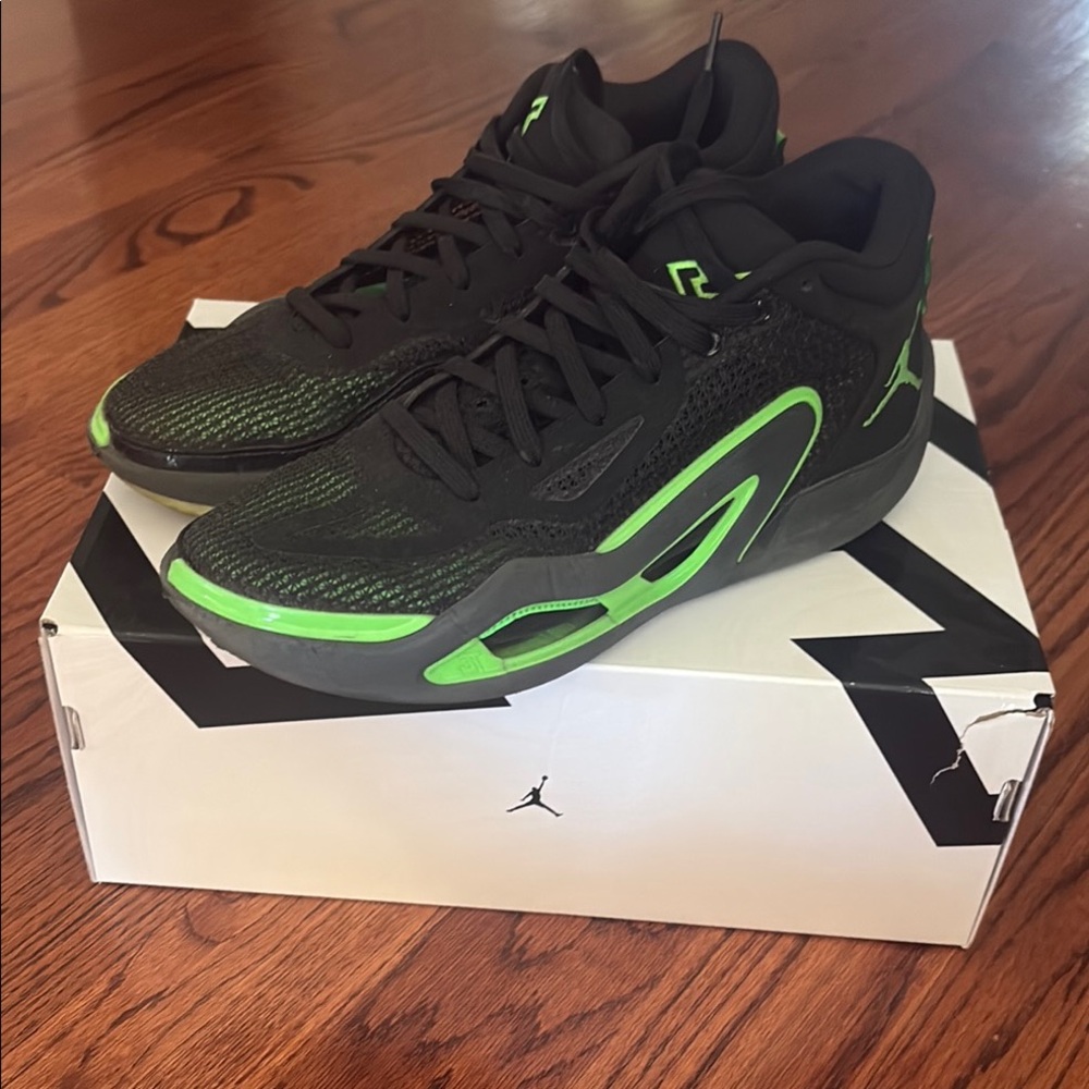 Jordan Athletic Shoes Black and Green